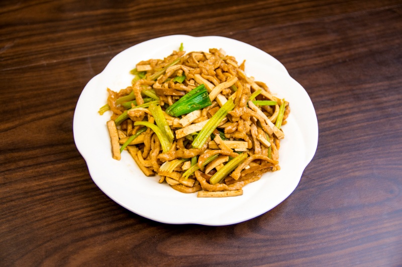 l19. shredded pork with five-spice bean curd 香干肉丝